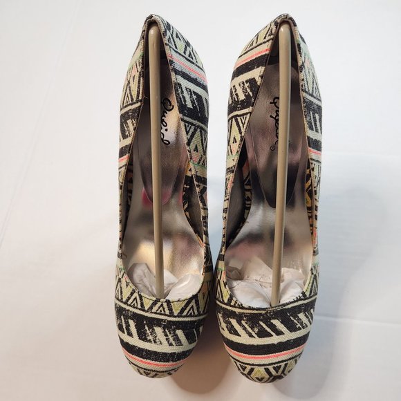 Qupid Daydream-36 Geometric Pattern Platform Pump High Heels Womens Size 8 NWOB - Picture 4 of 8